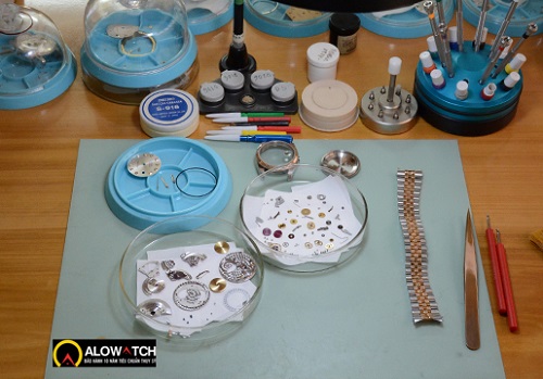 Cửa hàng sửa chữa đồng hồ ở Trần Duy Hưng