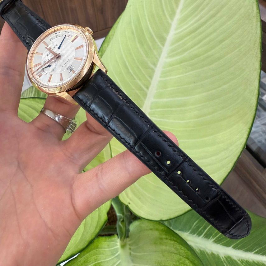 Dây đồng hồ da thật với độ hoàn thiện chính xác từng đường chỉ